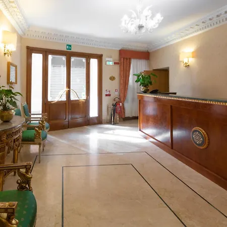Hosianum Palace بيت ضيافة 3*