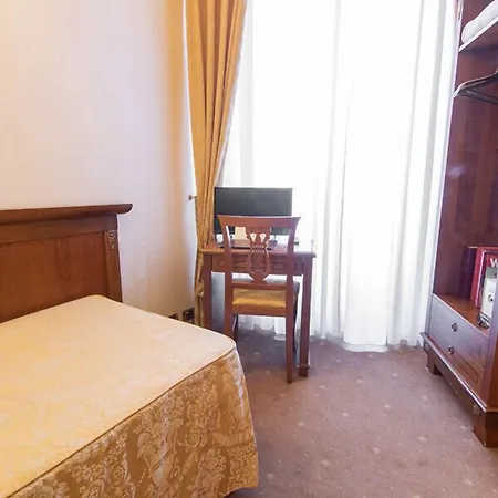 Hosianum Palace بيت ضيافة